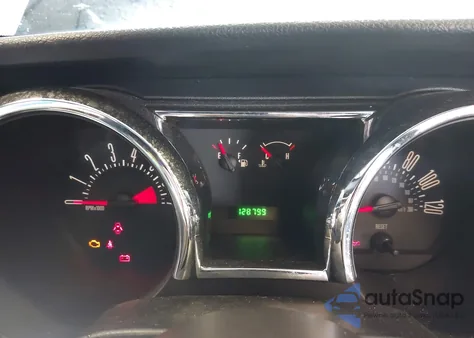 2005 Ford Mustang z USA, uszkodzony, nr VIN 1ZVFT84N855165811